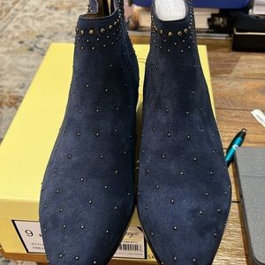 New navy Suede studded ankle boots sz 9 so cute. Low heel. Wear w/Jeans/dress